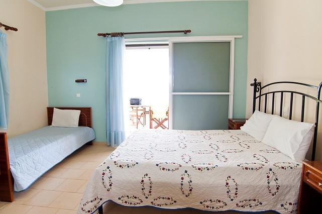 Arba Rooms Marathiás الغرفة الصورة